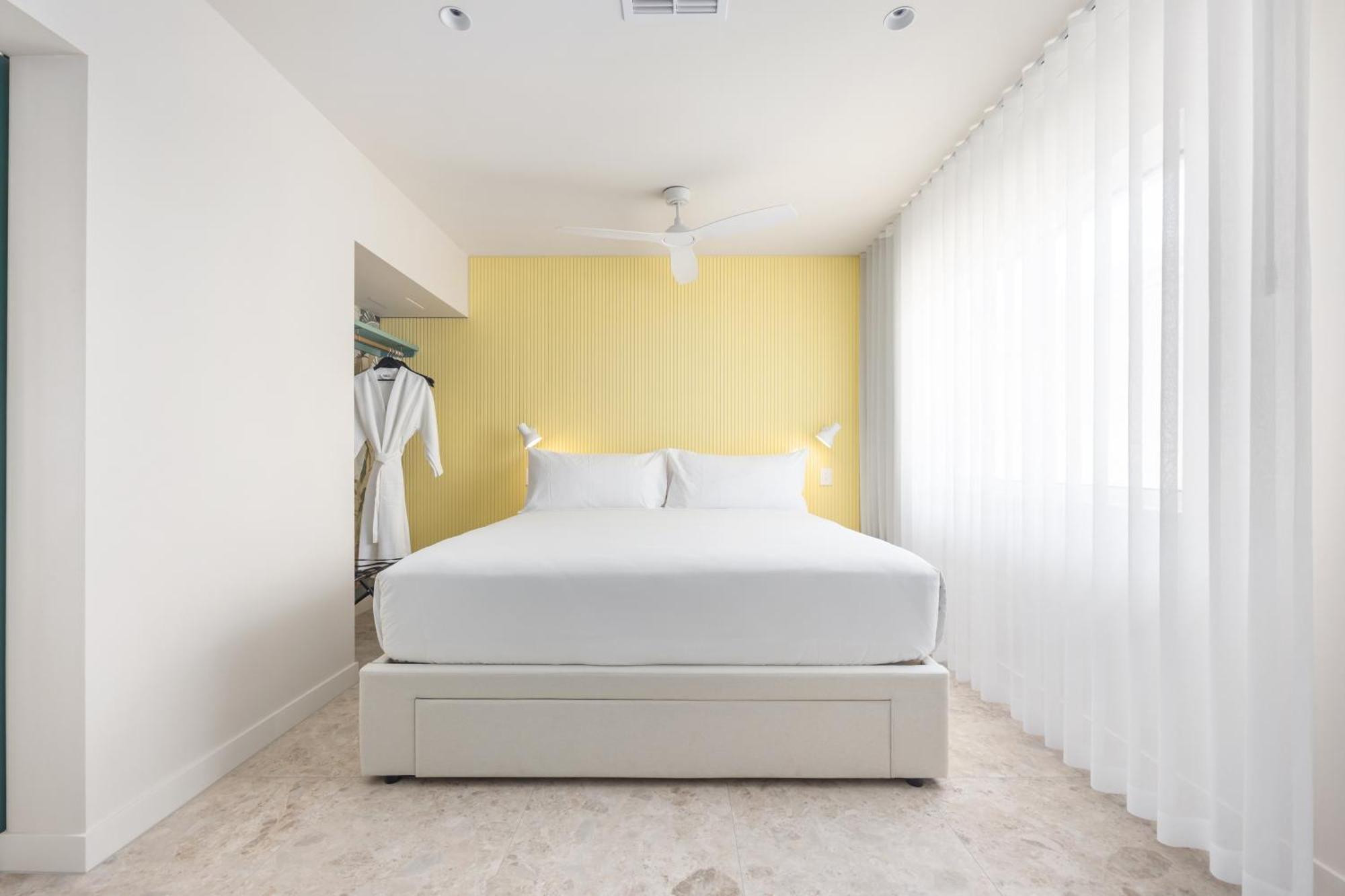 The Shores Miami Gold Coast Room photo
