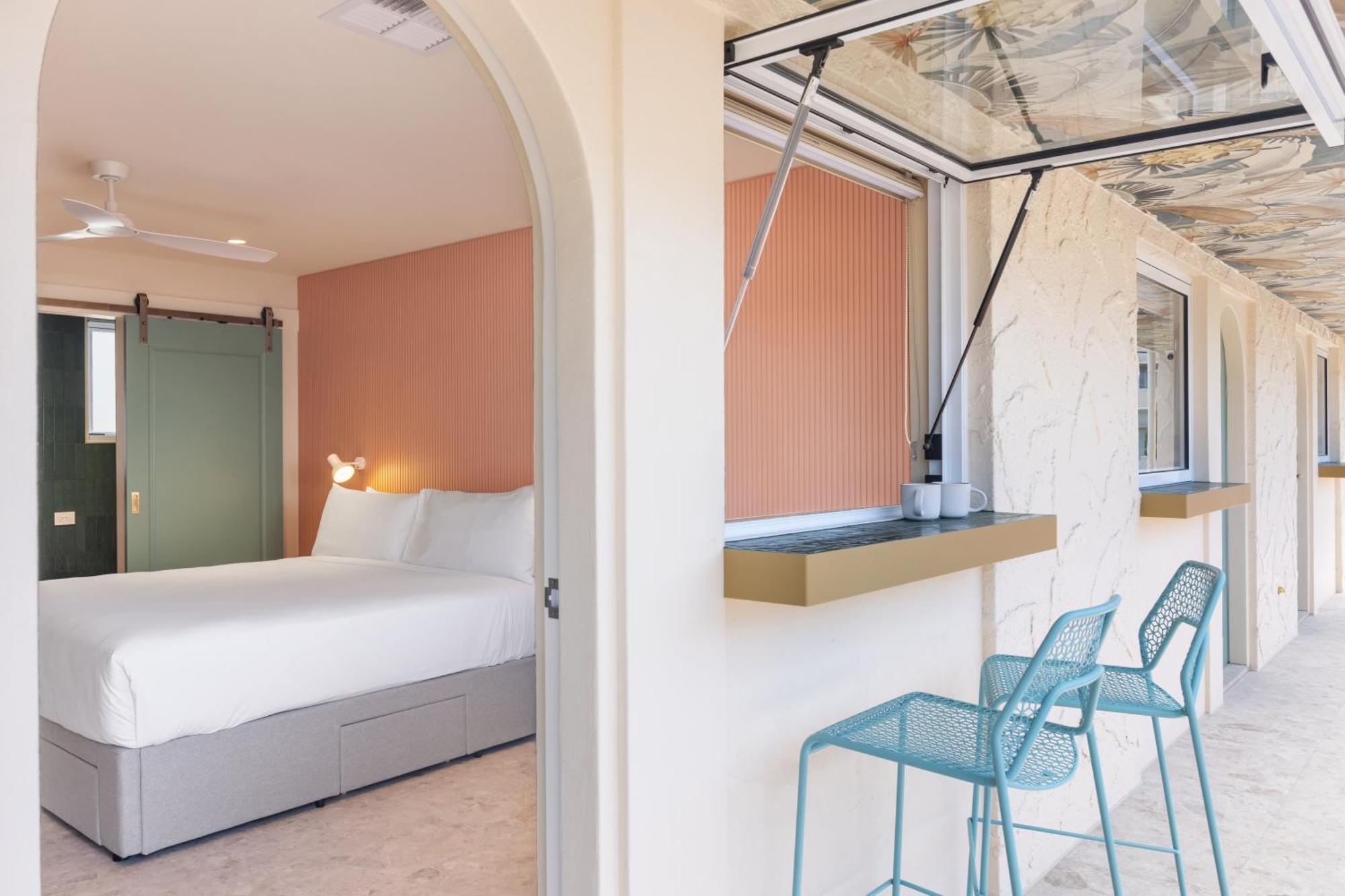 The Shores Miami Gold Coast Room photo